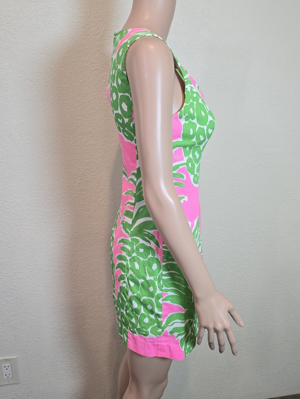 LILLY PULITZER Mila Lined Pineapple Print Shift Dress in Flamenco Size 0. - Picture 3 of 16